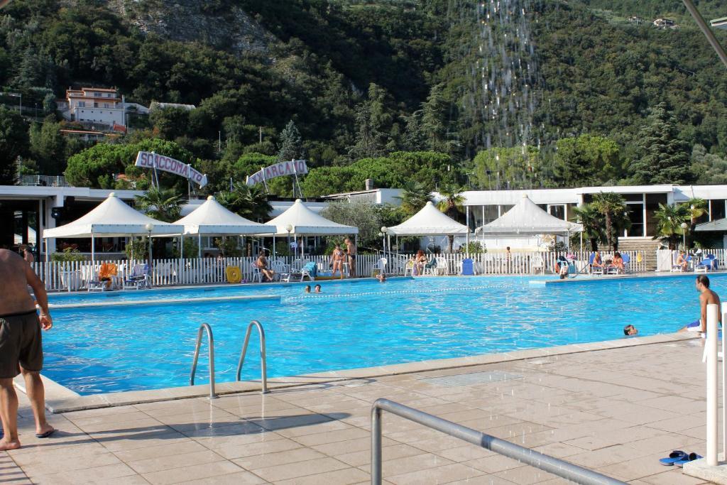 Beach Hotel Eurovil Predore Exterior photo
